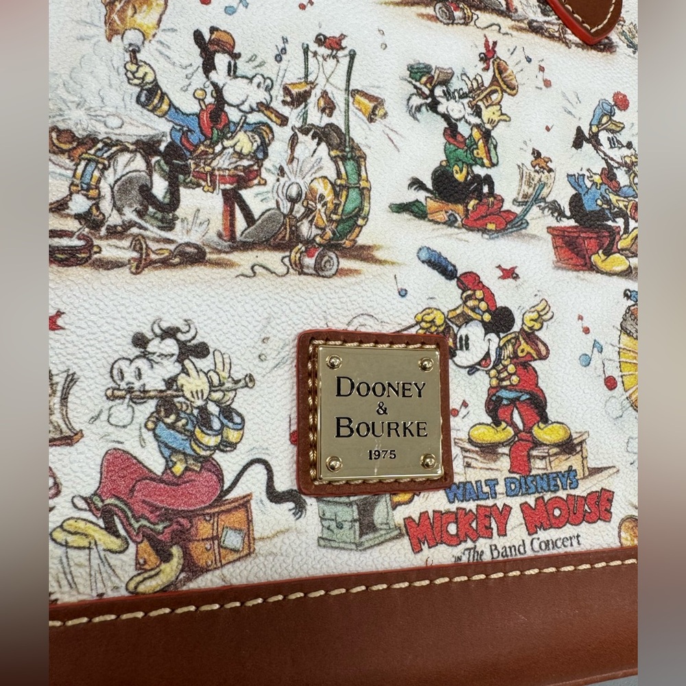 🚫SOLD🚫 Dooney & Bourke Disney Mickey Mouse Tan w/Brown Bag - Picture 4 of 9